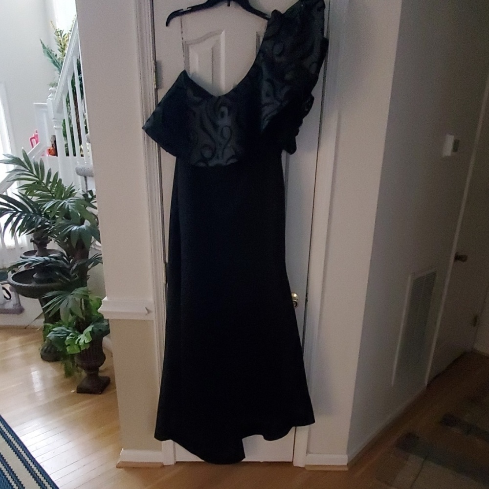 Sexy One Shoulder Gown
